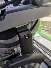 Laden Sie das Bild in den Galerie-Viewer, Bonavi Adapter für Babyschalen - passend für MaxiCosi und Kompatible Kinderwagen