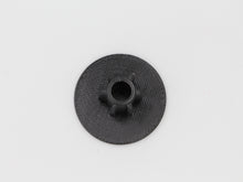 Laden Sie das Bild in den Galerie-Viewer, Armlehne Stopfen / Abdeckung passend für VW T4 - VW Verglnr. 701881979