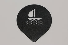 Laden Sie das Bild in den Galerie-Viewer, Kaffeeschablone Segelboot Motiv