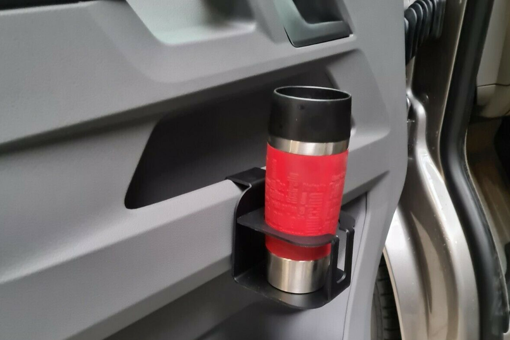 Getränkehalter für VW T4 in der Aschenbecher Öffnung (ab BJ 03/96) – MA 3D  Druck
