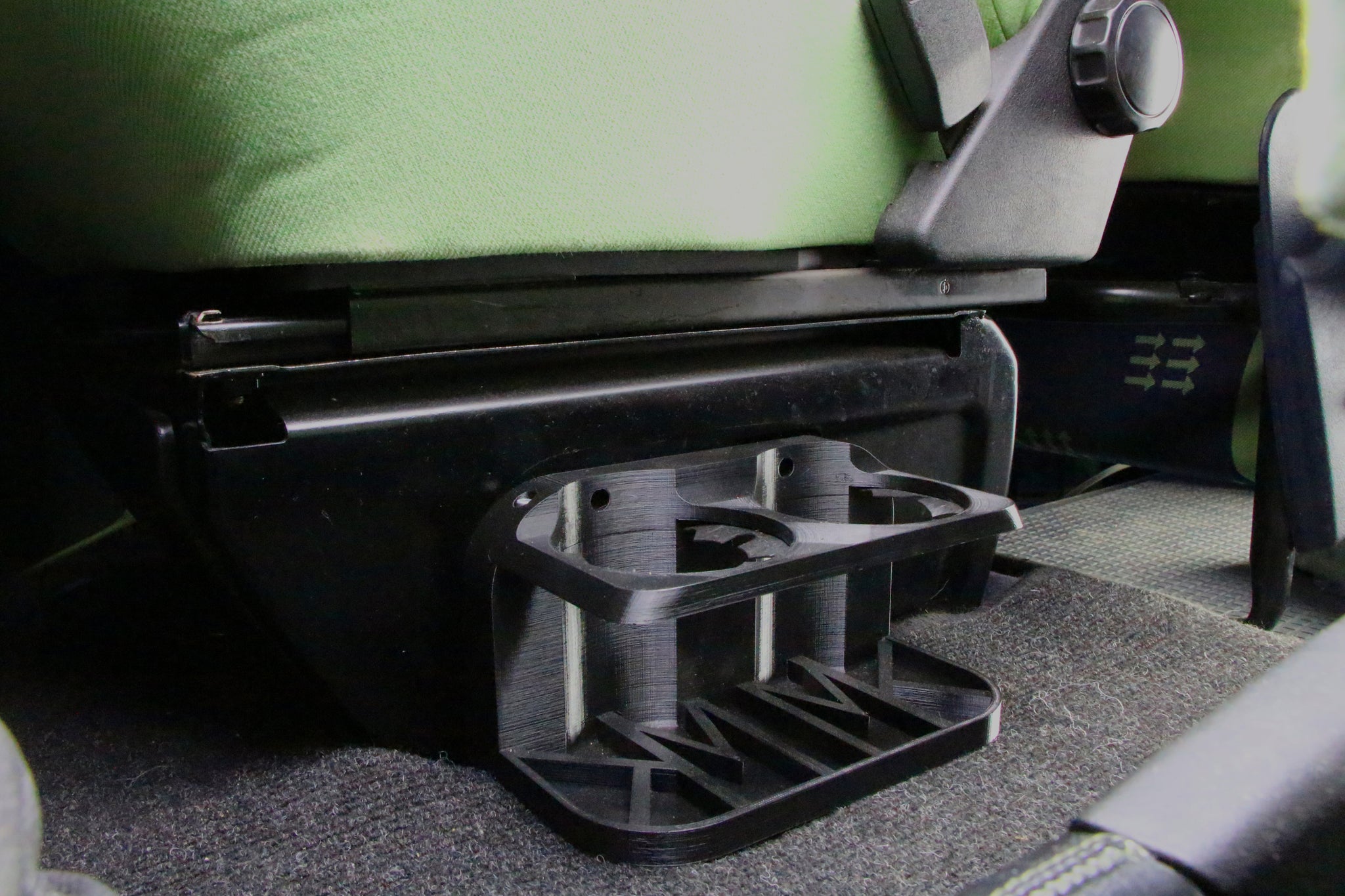 Getränkehalter komplett für VW T4 & T4 mit drehbaren Pilotensitzen – MA 3D  Druck